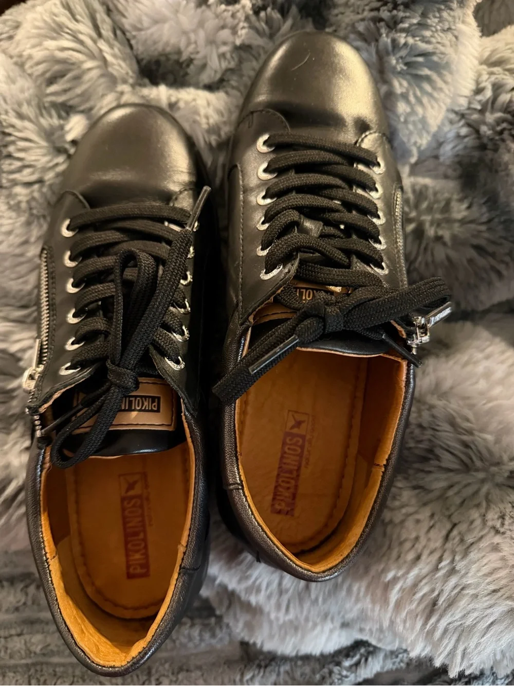 Pikolinos Lagos 901 Black Leather Zip Sneakers Size EU40/US 9-9.5 Like New! $75